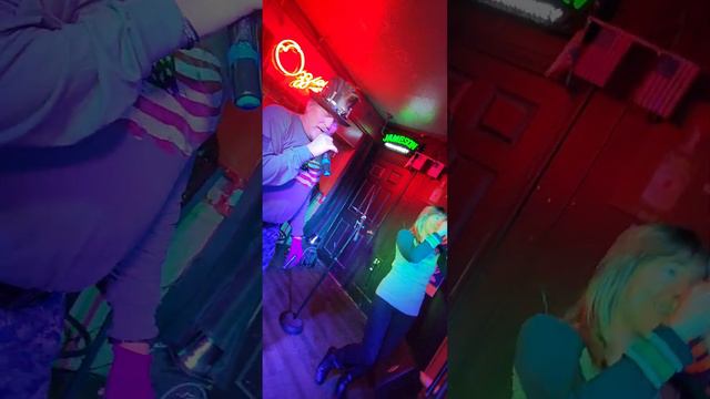 Buck & Andrea - Stop Draggin my Heart Around. смотреть онлайн