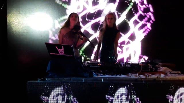 Techno fusion violin Yulia Usachova and DJ Pasha DOLL смотреть онлайн