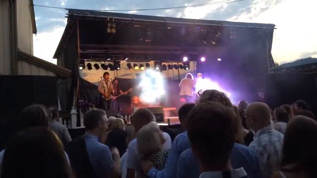 Lava Hard Times смотреть онлайн