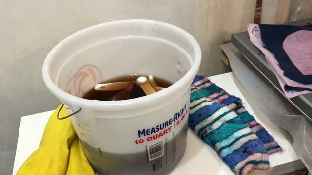 Adventure Quilt Works: Fabric Dyeing Set Up with Ellen Lindner смотреть онлайн