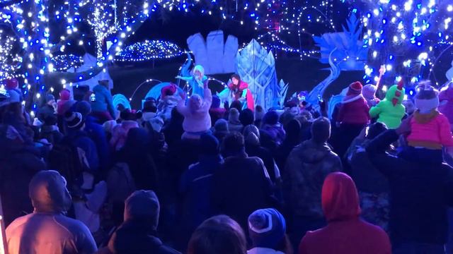 Christmas Lights and Christmas Spirit with Ryan & Sofia (Elsa & Ana, Santa, Frosty, & Grinch) смотреть онлайн