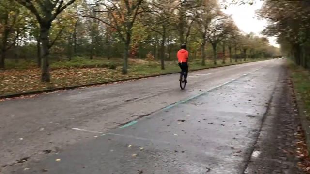 Uni in Vincennes on a wet Sunday смотреть онлайн