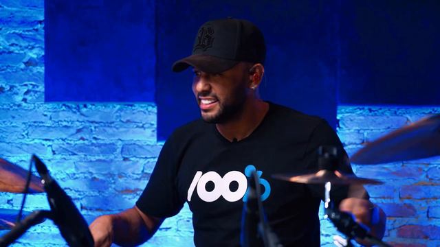 JHON LIRA é desafiado a tocar uma MÚSICA que NUNCA TOCOU e ainda com a BATERA INVERTIDA смотреть онлайн