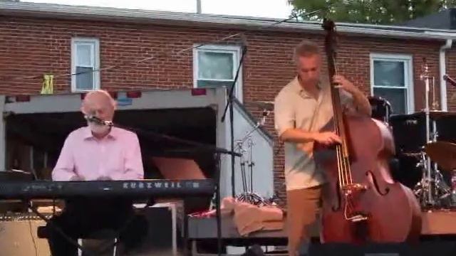 Mose Allison - You Call It Jogging смотреть онлайн