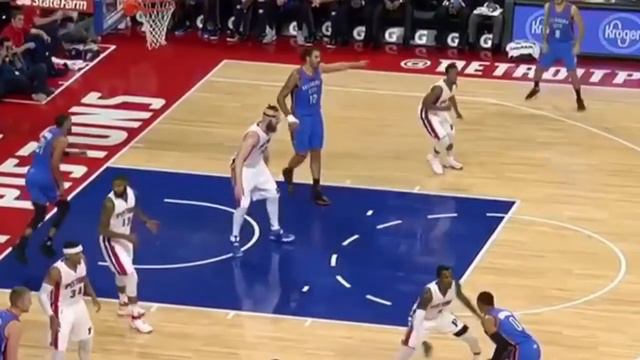 The D.A. Review: D.A. Top Plays Of The Night: Solomon Hill dunks over Marcus Smart смотреть онлайн