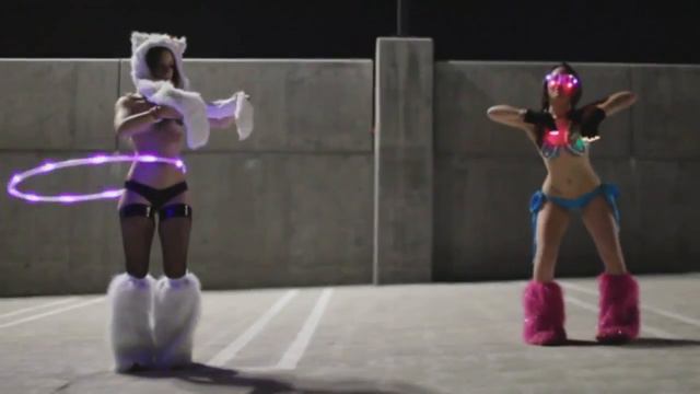 Remy LaCroix & Gabriella Paltrova   Hula Hoop