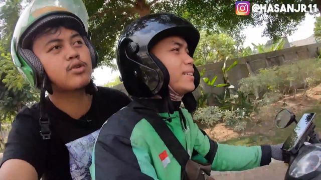 GOJEK INI MENANGIS TERSUJUD KETIKA SAYA BERIKAN INI.. смотреть онлайн