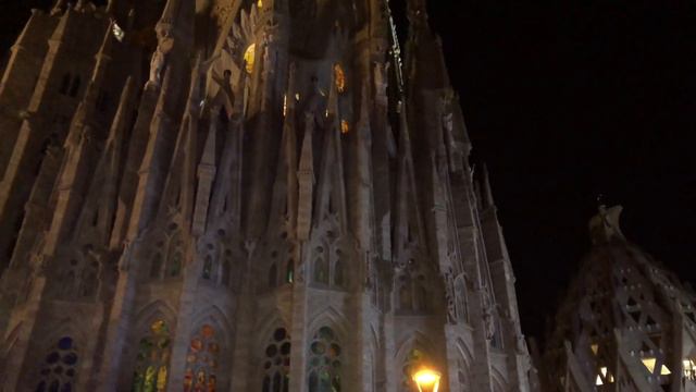 [SPAIN-BARCELONA] Light Up of tower of the Virgin Mary of La Sagrada Família 08/DEC/2021 07:50 pm смотреть онлайн