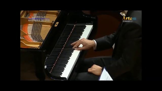 Peter Ovtcharov plays Rachmaninoff Piano Concerto no.2 смотреть онлайн