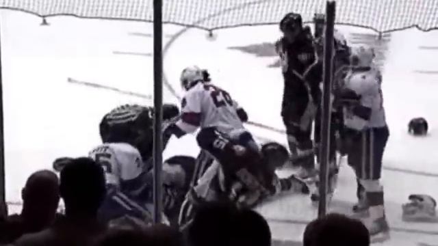 Jesse Boulerice vs. Tyler Plante (Goalie), Robert Bortuzzo vs. Mike Duco - 11/5/2010 смотреть онлайн