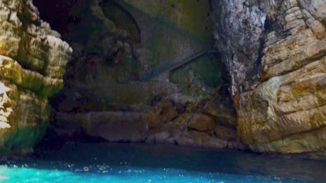 Grotto смотреть онлайн