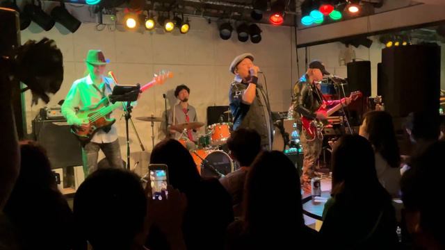SWEET CHILD O' MINE(Cover)_2022.11.19 二井原実 with SATSUMA3042 歌うたい祭り смотреть онлайн