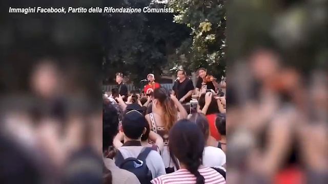 G8 Genova, Manu Chao a sorpresa sul palco del concerto per Carlo Giuliani смотреть онлайн