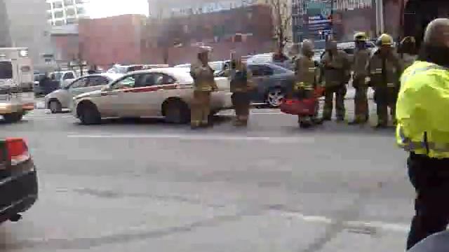 Qik - Bus accident. by Paul Atkinson смотреть онлайн