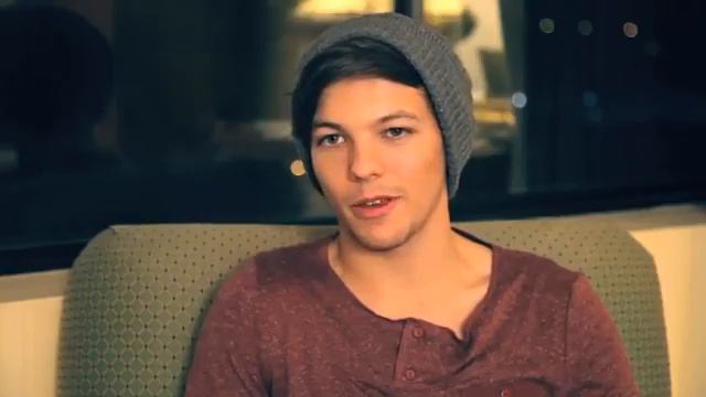1D Louis Entrevista VEVO LIFT) Gracias a McDonalds смотреть онлайн