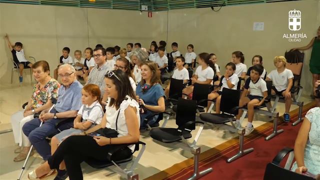 Juan José Alonso entrega premios del concurso de dibujo de la campaña yo si limpio tras mi mascota смотреть онлайн