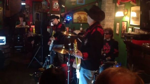 EaZZY TOP (Live at Conor Mac Nessa)