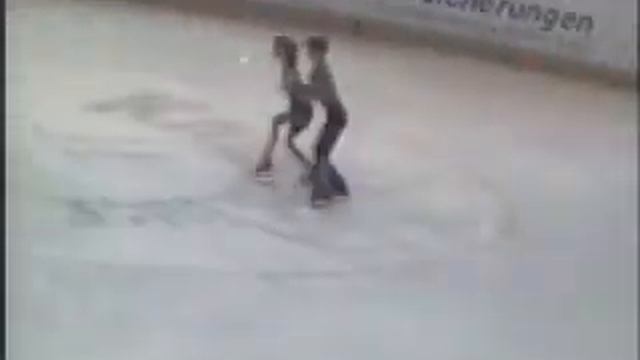 Carolina & Daniel Hermann 1999/2000 Deut Nachwuchs Meisterschaft FD смотреть онлайн