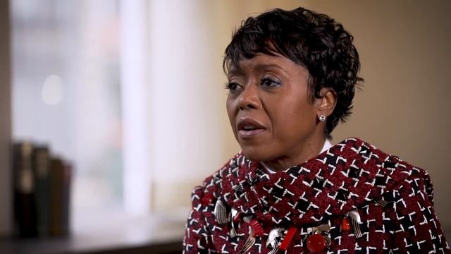Mellody Hobson: How To Make Yourself Indispensable смотреть онлайн