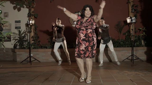 CONSUELO ESTEVEZ - HOGUERA DE AMOR - VIDEO OFICIAL смотреть онлайн