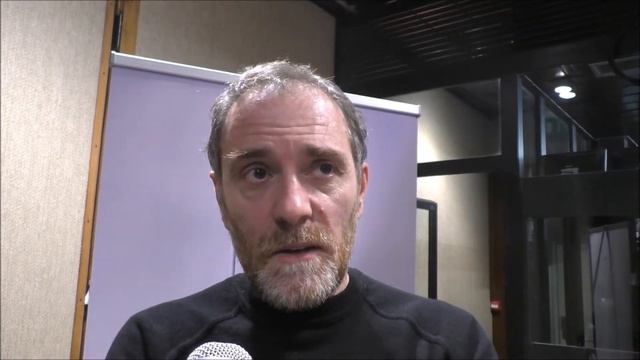 Videointervista a Valerio Mastandrea ne La linea verticale, su SpettacoloMania.it смотреть онлайн
