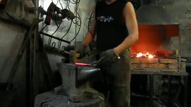 Кузьма куёт. http://kuzma2012.livejournal.com/ смотреть онлайн