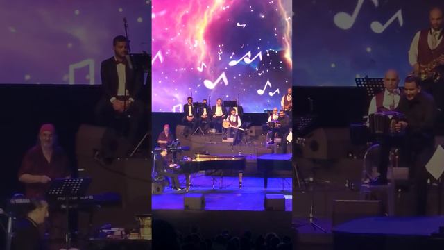 Raul di blasio Piano vs accordion смотреть онлайн
