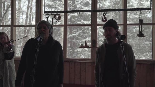 Jonathan Roy - Walk Out On Me (Live Acoustic Performance)