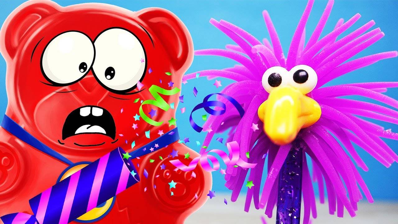 НАБОР ДИКОГО СТРАУСА ПРОТИВ 11 КРУТЫХ ХЛОПУШЕК И ЖЕЛЕЙНЫЙ МЕДВЕДЬ ВАЛЕРА смотреть онлайн