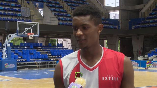 Francisco Garth, de recordista nacional (atletismo) a joven promesa en el baloncesto profesional смотреть онлайн
