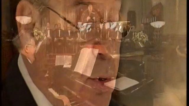 Naftali Herstik sings a Channuka song in Yiddish смотреть онлайн