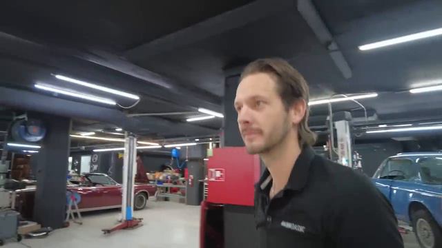 Törnrosa BMWn del 3: Blåbäret hissas upp! смотреть онлайн