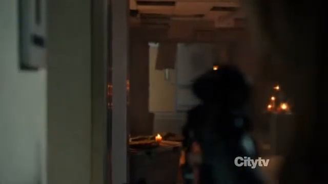 Tracy Spiridakos Revolution 1x12_8 смотреть онлайн