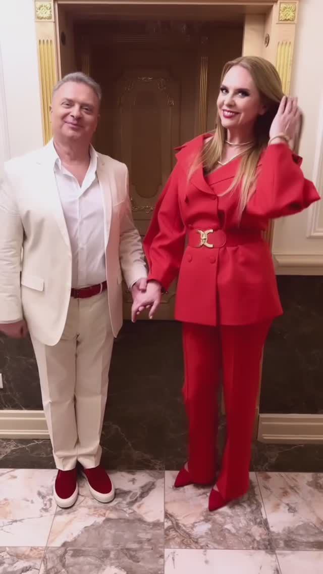 Путешествие за кулисы Кремля! Александр Добронравов и Варвара на Марке года! Премьера песни 🔥 смотреть онлайн