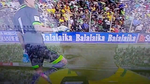 Figura del partido Bolivia 0 vs Brasil 0 - Carlos Emilio Lampe смотреть онлайн