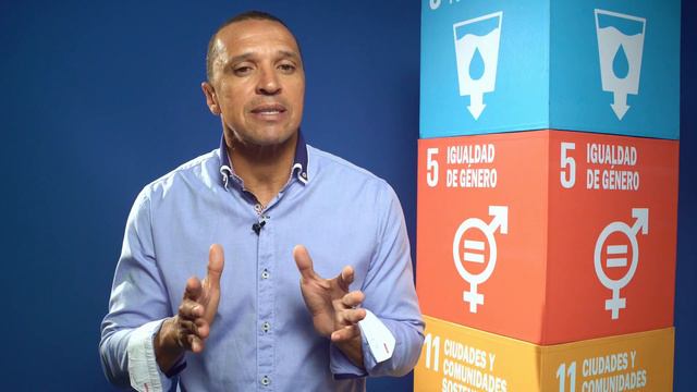 Erick Lonnis, Empresario y Exfutbolista смотреть онлайн