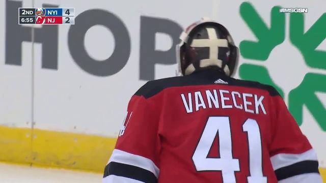 Alex Romanov assists on Pageau's first goal of the season vs Devils (28 nov 2023) смотреть онлайн