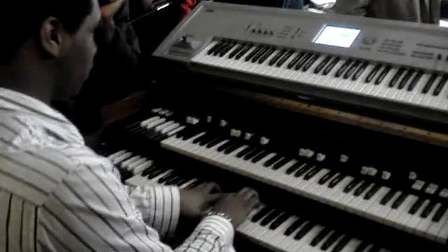Anthony "Hurricane B3" Taylor on organ. смотреть онлайн