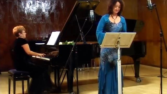Elena Baramova (Soprano) & Daniela Dikova (piano) - "Moi skitniko" - P. Hadjiev смотреть онлайн