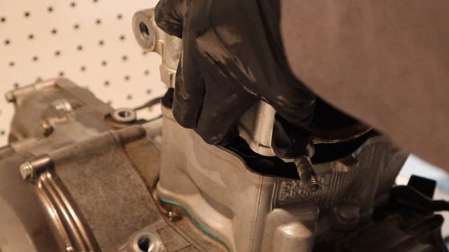 Putting together my YZ250f Top End! смотреть онлайн