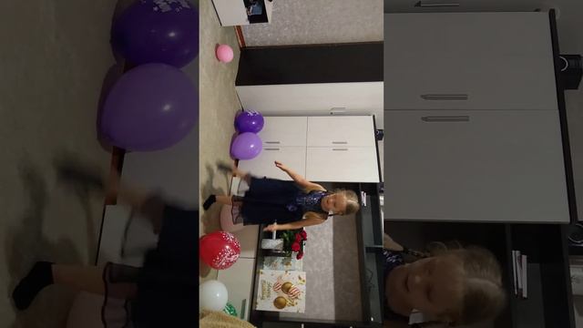 Вероника 6 лет танцует. смотреть онлайн