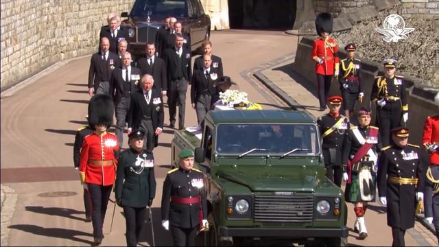 Príncipe Felipe. Guillermo y Enrique se reencuentran en funeral de su abuelo смотреть онлайн