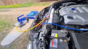 Заправка автомобиля фреоном.