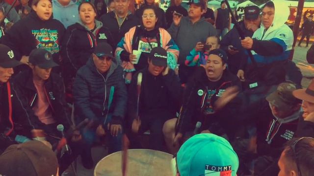 🔥Walking buffalo🔥 double beat with bear head sister @shoshone Indian dayz смотреть онлайн