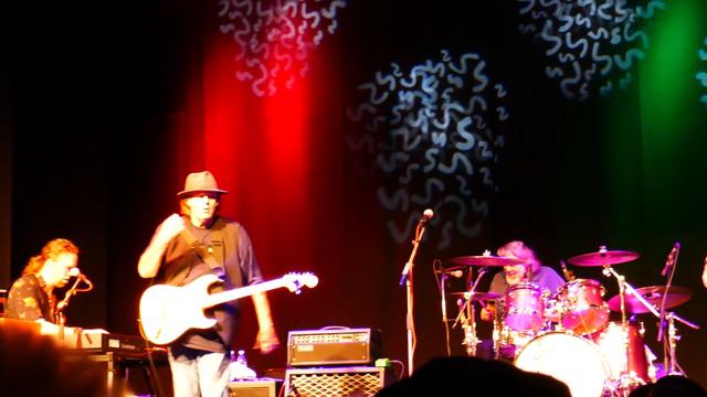 Walter Trout - I worry Too Much смотреть онлайн