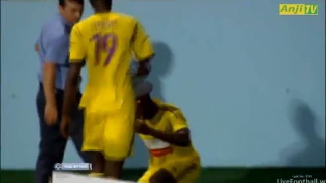 Послематчевые интервью Смолова и Это'О смотреть онлайн