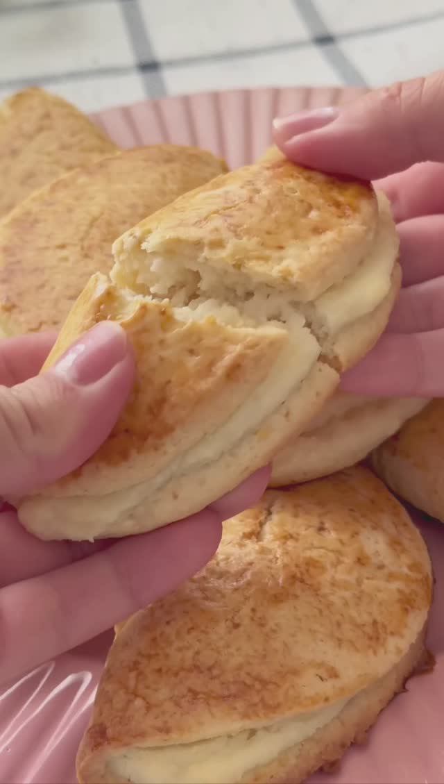 Сочни с творогом. Простой рецепт любимой с детства выпечки. Вкусное тесто для начинок смотреть онлайн