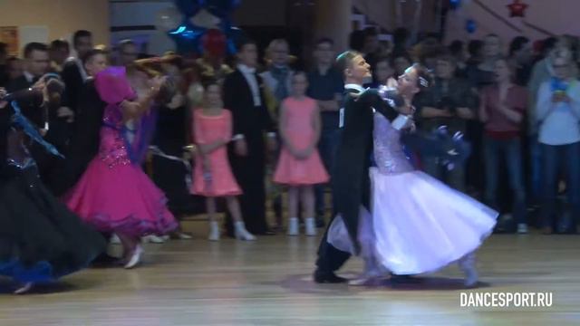 Виеру Федор - Маслова Анна, Чемпионат МТС, 1/2 Viennese Waltz смотреть онлайн