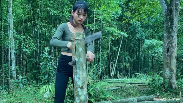 Build A Bamboo House In The Forest, Hunter Girl, Make The Complete Trap - Bushcraft Survival