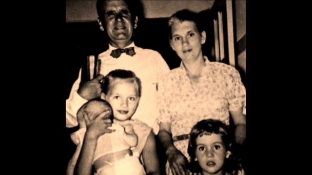 Sr Méda Branham témoigne - La même Bande au Même Moment смотреть онлайн